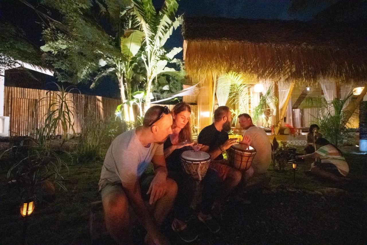 Nautilus Hostel & Hammocks Панглао Екстериор снимка