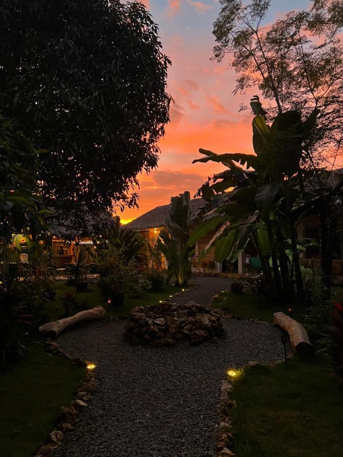 Nautilus Hostel & Hammocks Панглао Екстериор снимка